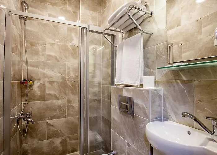 Taksim Sem House 2*